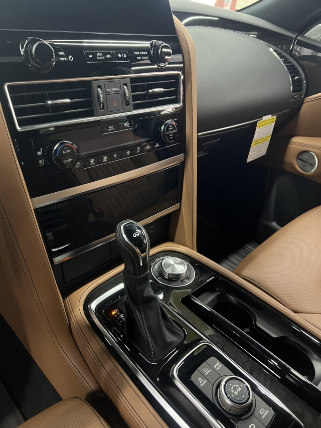 2024款英菲尼迪QX8056四驱Pro顶配现车报价(图6)