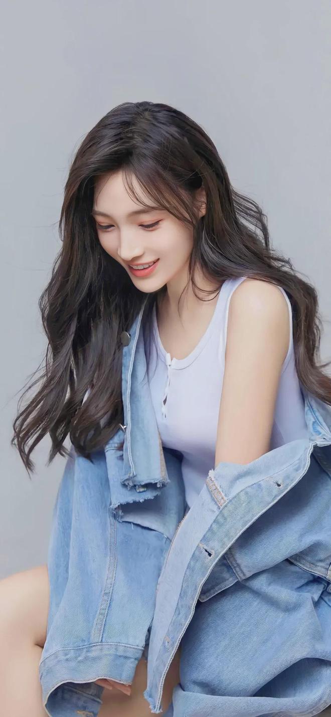 瞒着女朋友跟丈母娘借钱_瞒着女朋友跟丈母娘借钱V(图1)