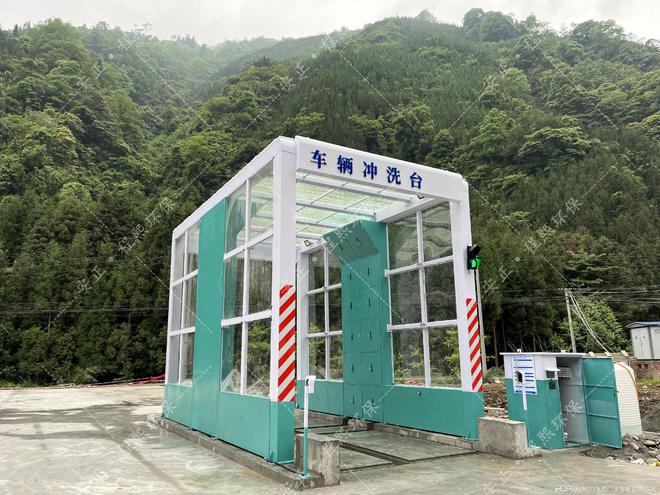 龙门式工程洗车机：结构与作业方式