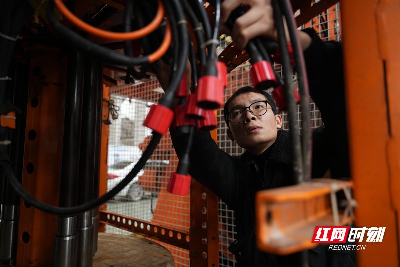 “海牛”项目核心团队：逐梦深蓝向更深处掘进(图5)