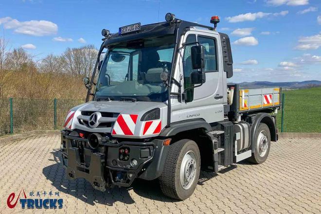 乌尼莫克百系列看过瘾！柴油纯电齐上阵奔驰Demopark2025展车阵容真豪华(图8)