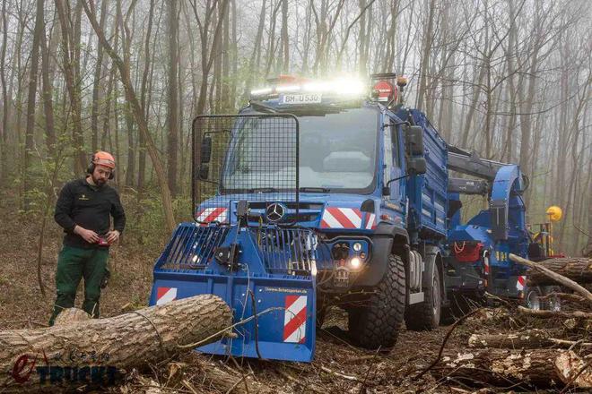 乌尼莫克百系列看过瘾！柴油纯电齐上阵奔驰Demopark2025展车阵容真豪华(图6)