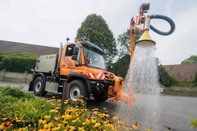 乌尼莫克百系列看过瘾！柴油纯电齐上阵奔驰Demopark2025展车阵容真豪华(图7)