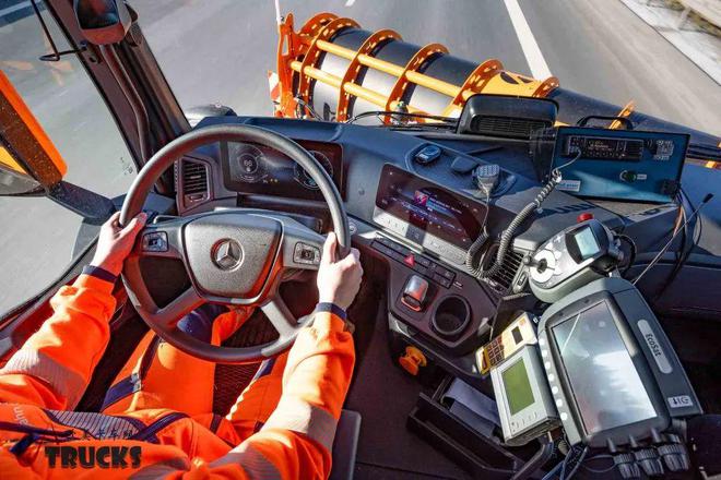 乌尼莫克百系列看过瘾！柴油纯电齐上阵奔驰Demopark2025展车阵容真豪华(图19)