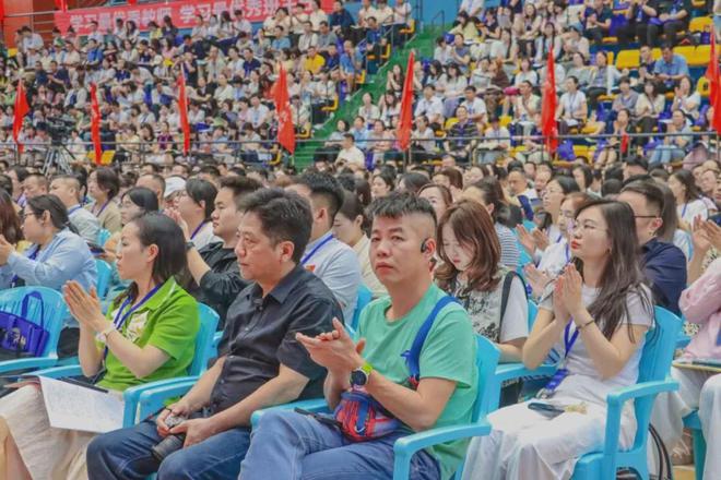 “2025年全国教师发展节”在新津为明举行教育大咖蓉城论剑(图3)