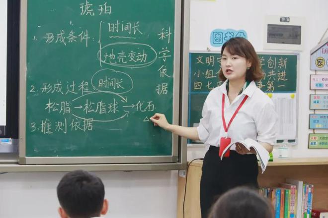“2025年全国教师发展节”在新津为明举行教育大咖蓉城论剑(图28)