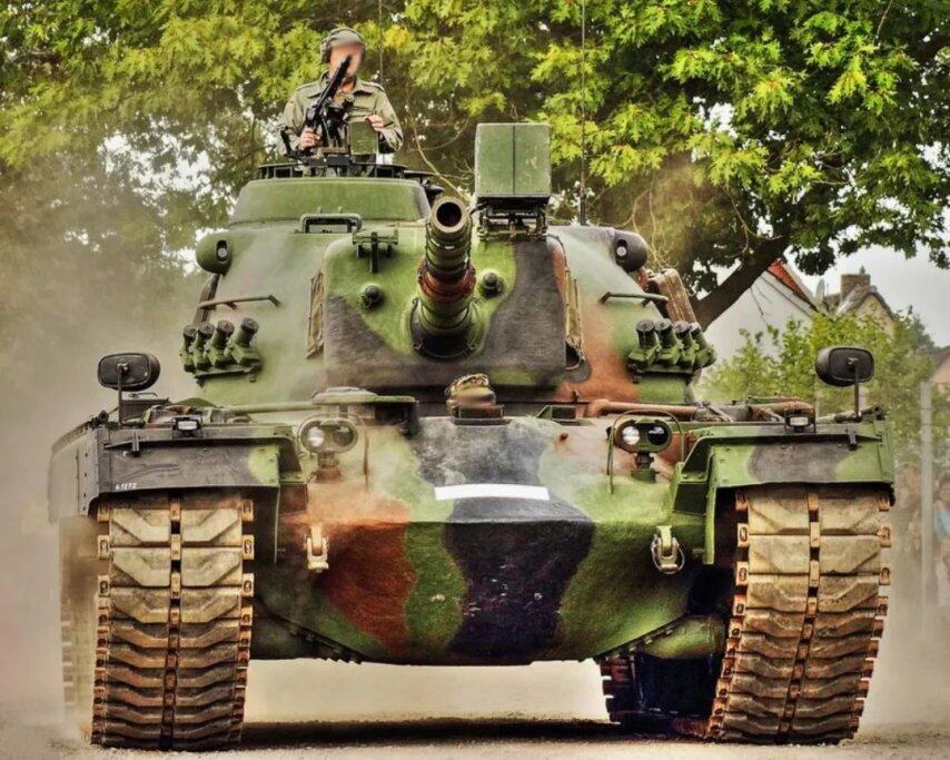《坦克世界》410毫米穿深钢针+陶瓷复合装甲！M48A5竟在异国终极变身“大巴顿”(图2)