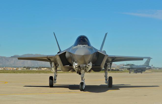 F35A战机坠毁美军调查起落架液压系统问题