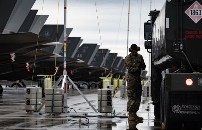 液压油掺水致196亿战机坠毁！美军F-35A直拍地面事故原因公布(图6)