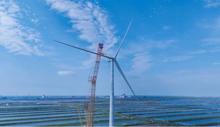 全球最大26兆瓦级海上风电机组成功吊装