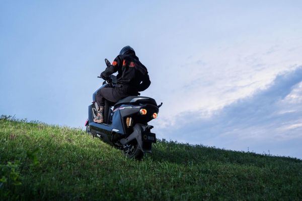 教师们的理想之选：新日电动车成就老师每一次从容的通勤时光(图6)