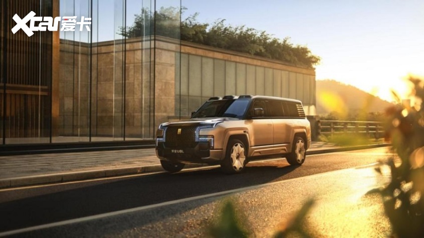 仰望U8L鼎世版正式上市以鼎级安全重构行政豪华SUV新标杆(图9)