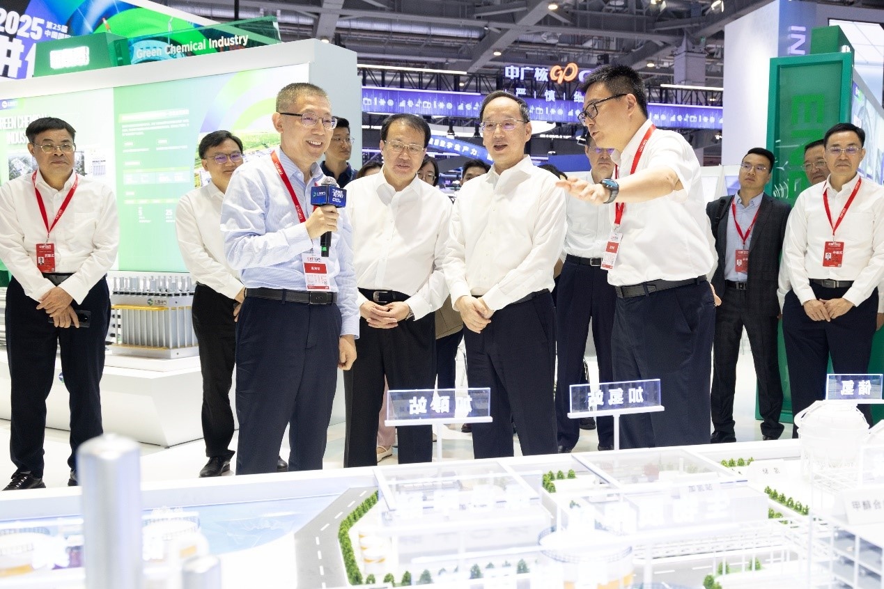 上海电气亮相工博会解码能源工业双擎新质进化