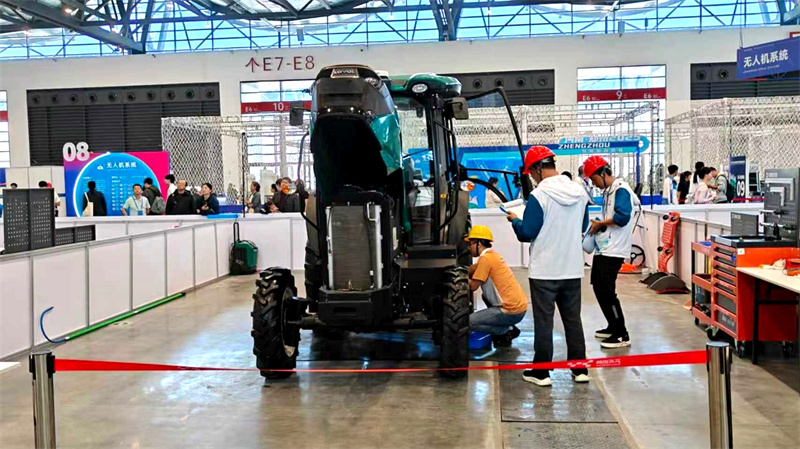 硬核护航国赛！雷沃智能农机担纲“唯一指定用机”(图2)