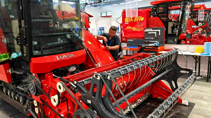 硬核护航国赛！雷沃智能农机担纲“唯一指定用机”(图4)