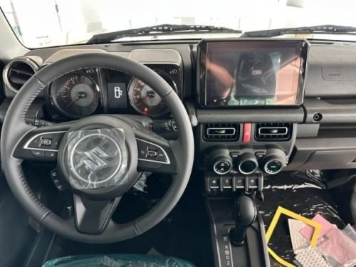 2026款吉姆尼热门颜色推荐：配置差异与落地价分析(图2)