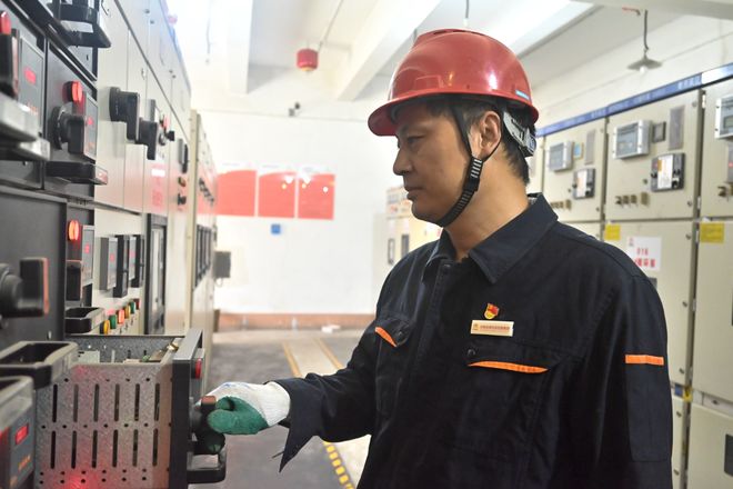 双节坚守护民生｜一线党员董庆安的国庆坚守(图2)