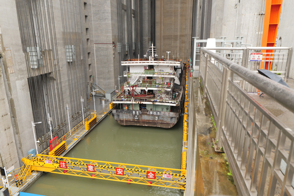 三峡升船机结束2025年计划性停航检修恢复通航(图2)