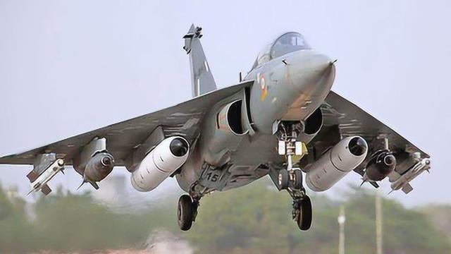 每一代都吊打全世界服役即落伍？印度战斗机70年的飞行幻觉