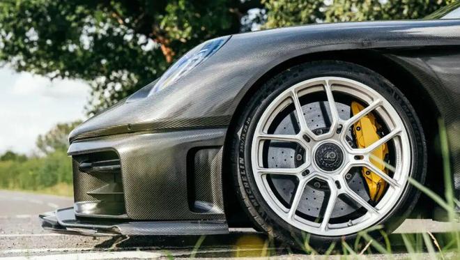 RMLGTHypercar：合法上路的907匹911TurboS极限压榨(图18)