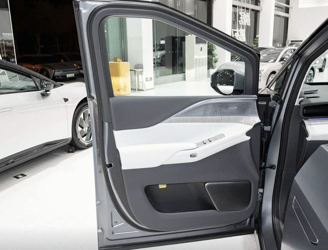 预售35万起！1602km超长续航+5C快充小鹏X9增程版终结MPV续航焦虑(图26)