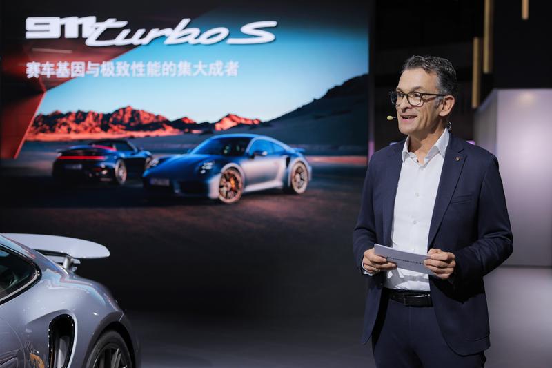 保时捷携两款标志性911登陆进博会演绎经典与创新的时代对话(图2)