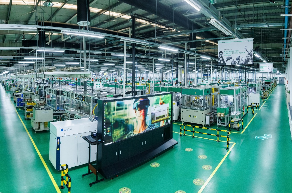 施耐德电气“中国进化论”:从扎根中国到反馈全球