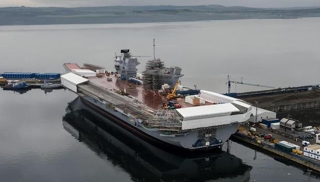 又让张召忠给说中了？英国东拼西凑建的2艘航母如今成为了累赘(图3)