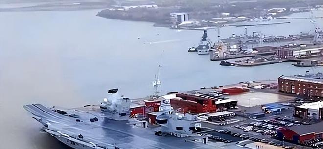 又让张召忠给说中了？英国东拼西凑建的2艘航母如今成为了累赘(图8)