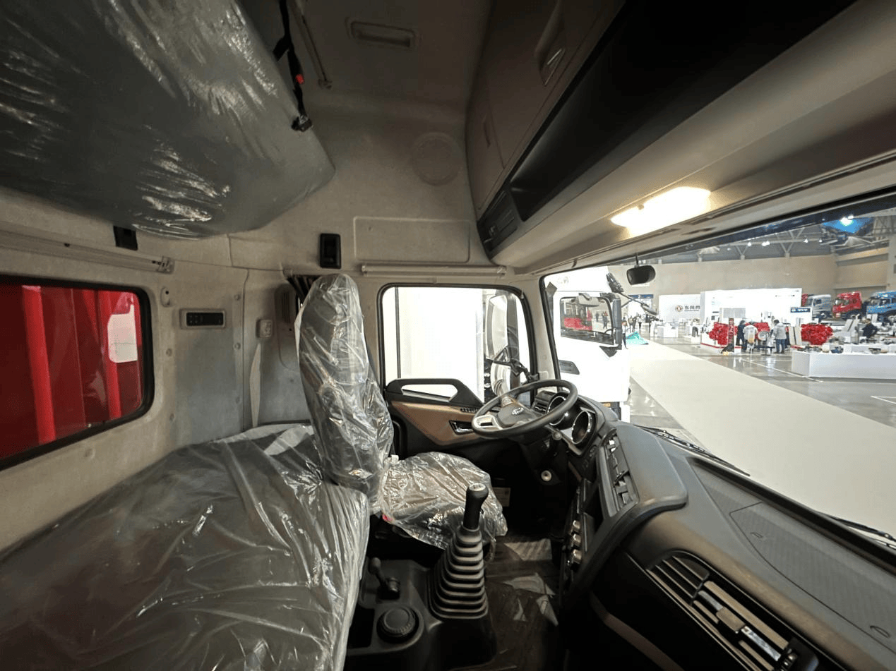 2026年型车大升级！东风天锦KRPlus、天龙KL变化在这里(图3)