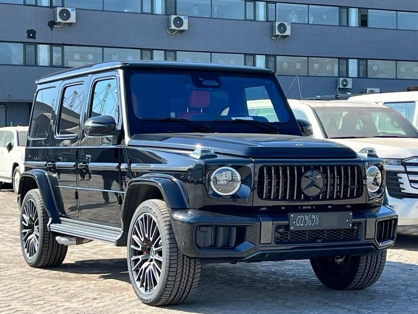 2025款奔驰G63AMG五座SUV触摸屏中控平底鼠标最新报价(图2)