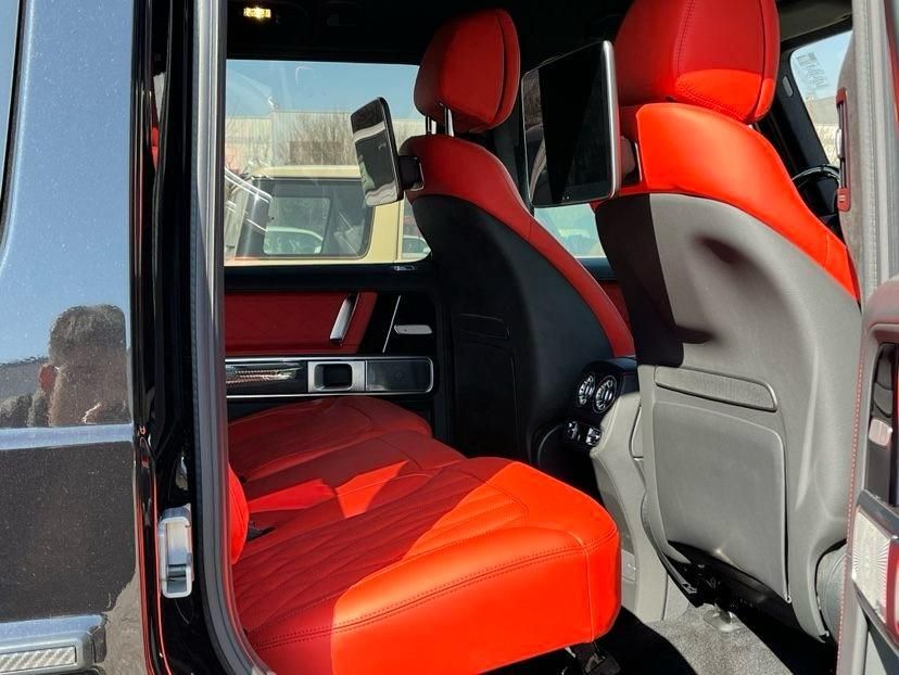 2025款奔驰G63AMG五座SUV触摸屏中控平底鼠标最新报价(图5)