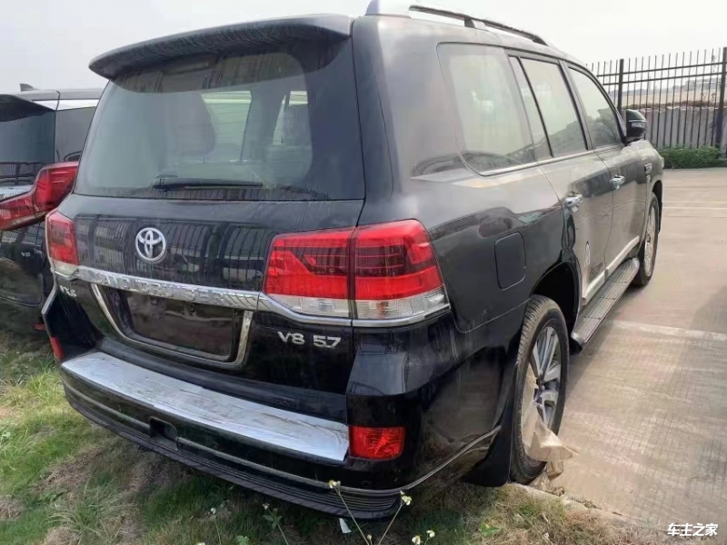 国六酷路泽5700淡季最低150w提车速订购(图5)