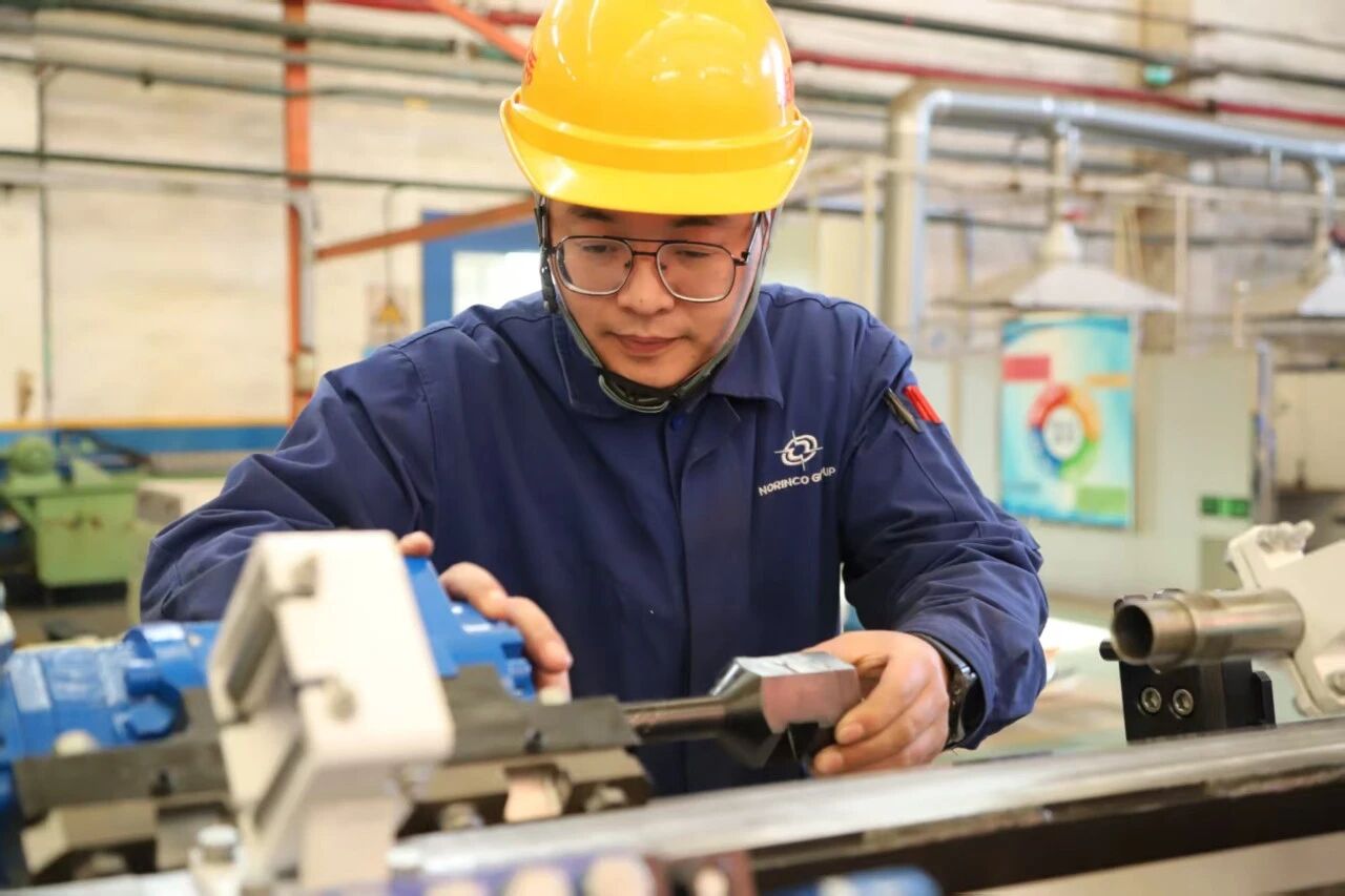 填补行业技术空白兵器工业集团成功研发机电液一体化煤机装备(图1)